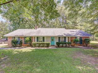 1104 Nottingham Rd, Vicksburg, MS 39183