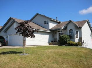 3328 Commonwealth Ave, Woodbury, MN 55125