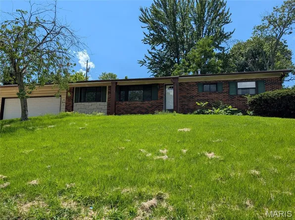 101 Juanita Ln, Arnold, MO 63010