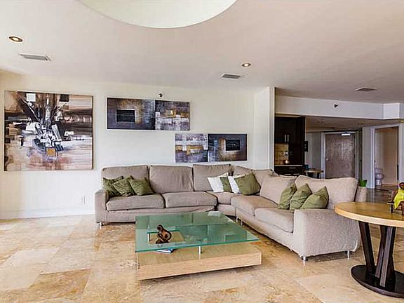 4th image of 16485 Collins Ave APT 331