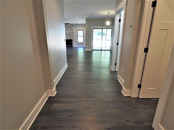 4th image of 630 13th Avenue Pl NW