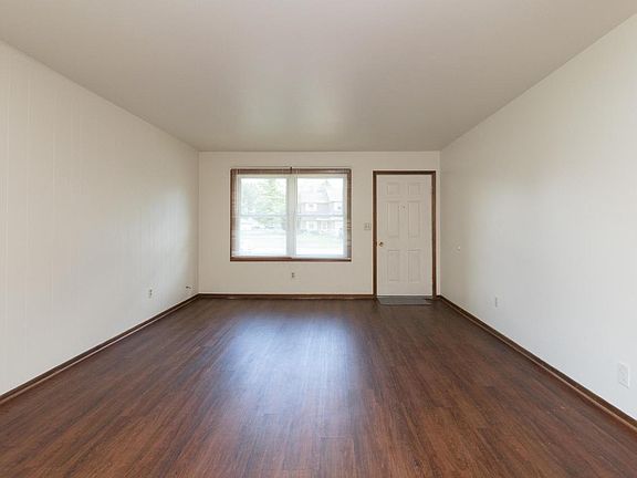 4th image of 1334 Honeysuckle ROAD #1336