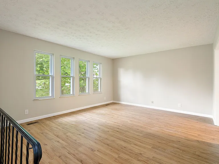 1908 Plumb Creek Cir — Photo 4