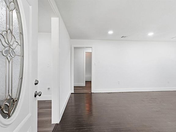 5th image of 2281 Des Jardines St