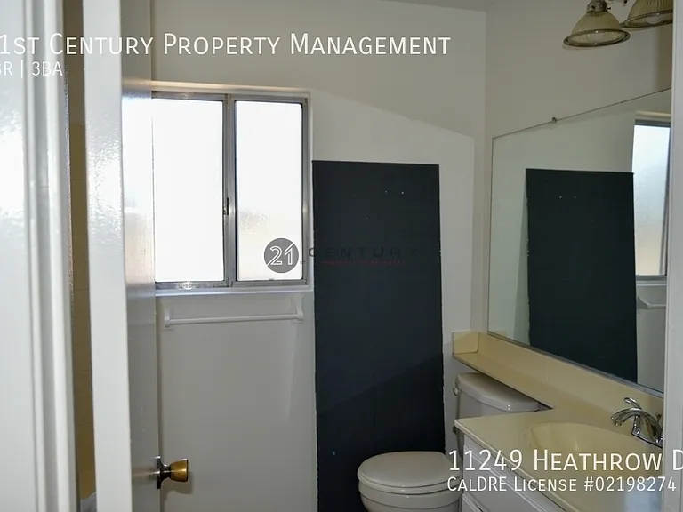 11249 Heathrow Dr — Photo 21