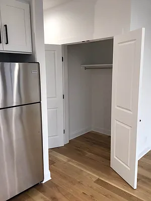 Rented by Irene Mihalios, LREB | media 17