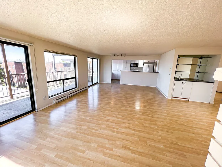 Annaron Apartments — Photo 18
