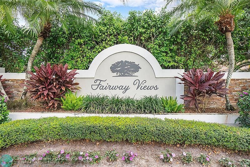 1st image of 7514 Pinewalk Dr S #106