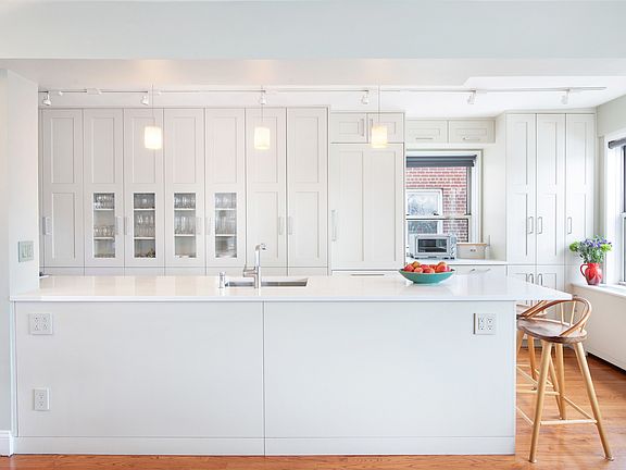 3rd image of 135 Willow St #1006/7