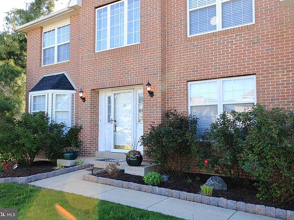 4th image of 39 E Moyer Dr