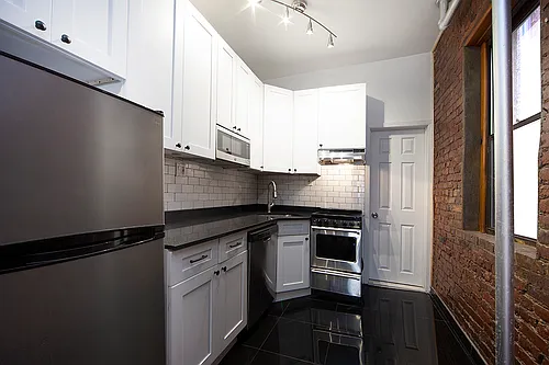 40 Clinton St #1D Photo 1