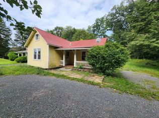 2427 Route 390, Canadensis, PA 18325