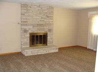 1863 Elaine Dr, Manhattan, KS 66502