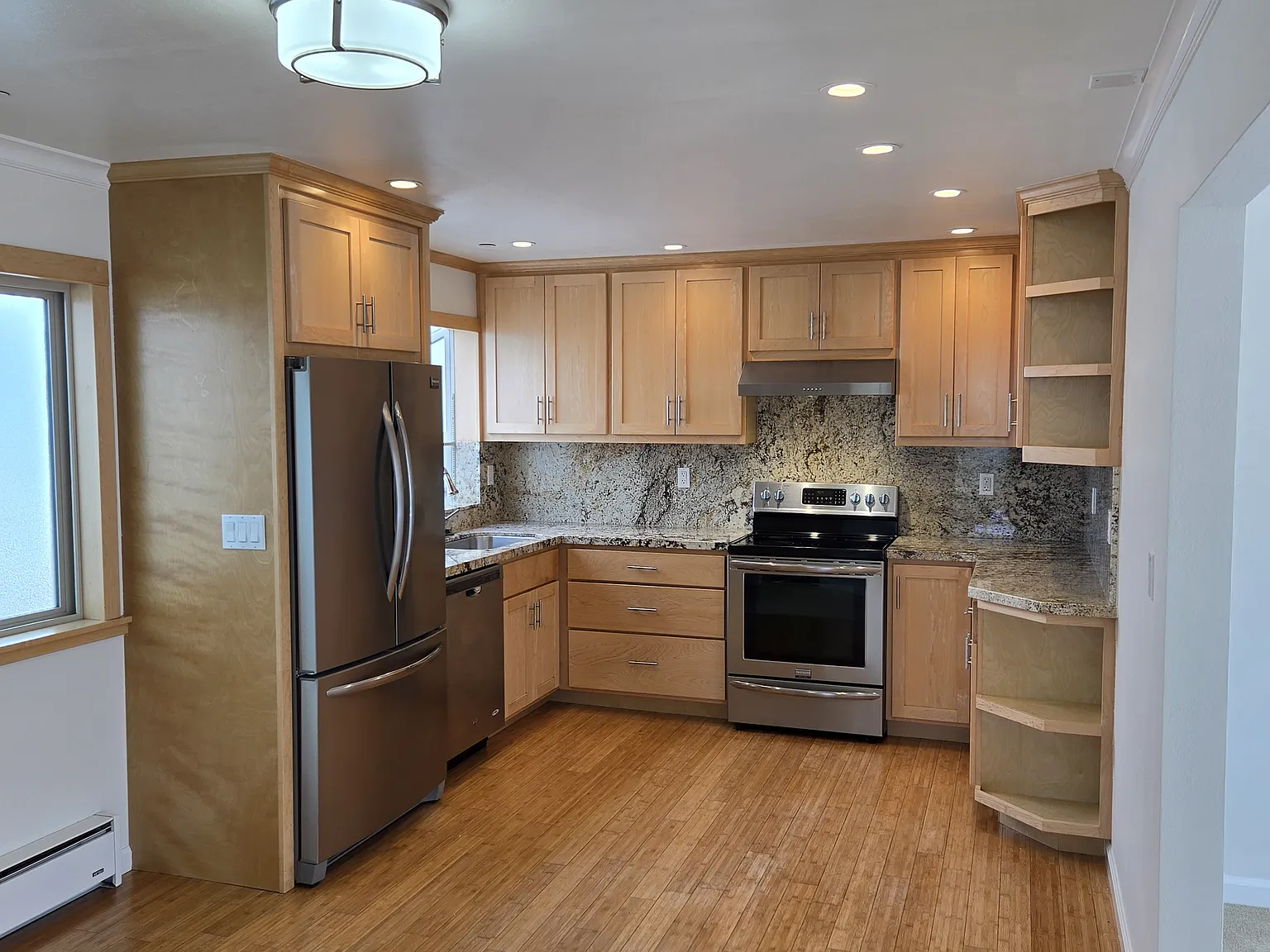 2 bed, 898 sqft, $4,995 — Photo 1