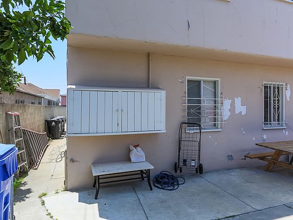 5th image of 1130 N Kenmore Ave