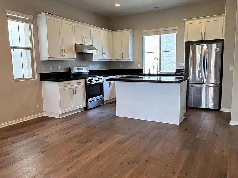 2233 W Anacasa Way — Photo 7