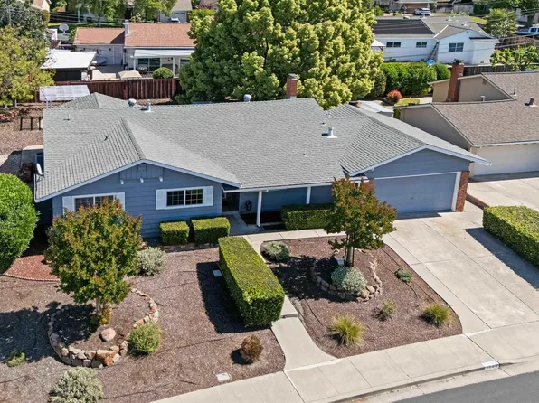 1724 Carriage Dr, Walnut Creek, CA 94598