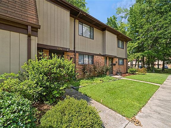 2nd image of 1176 Willow Green Dr