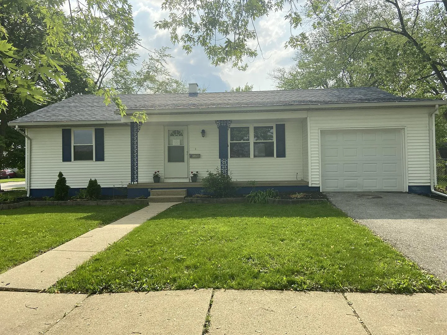6 N Hickory Ln photo 1