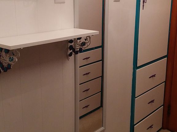 Walk through closet area
