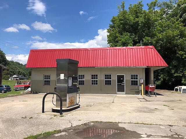1st image of 120 N Main St #38