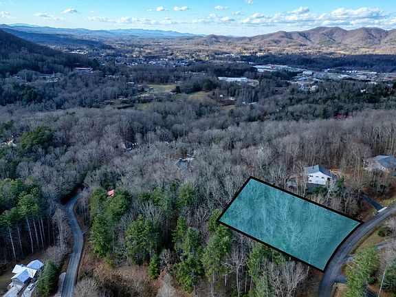 3rd image of 51 Mountain Valley Ct
