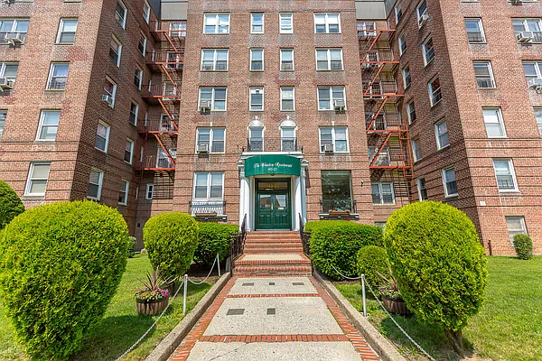 Sold by Voro, LLC | media 1