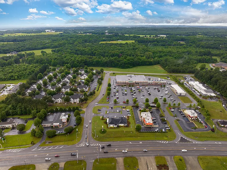 Maple Village Apartments — Photo 40