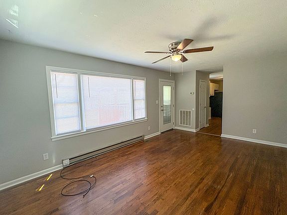 2nd image of 5637 Pope St
