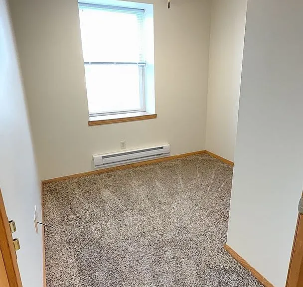 224 N Broadway St — Photo 4