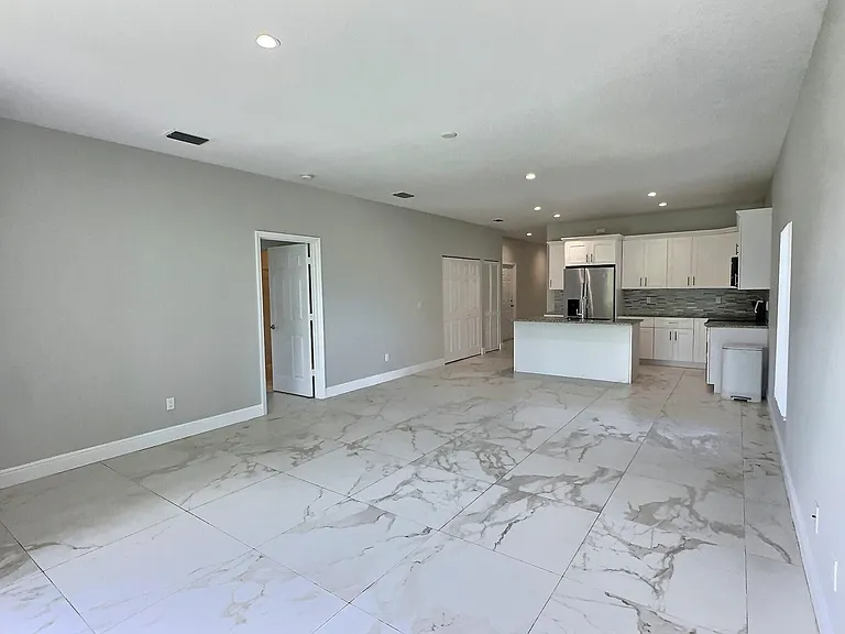 413 Martin Ave — Photo 8
