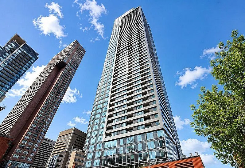 609 Sherbourne St #1507