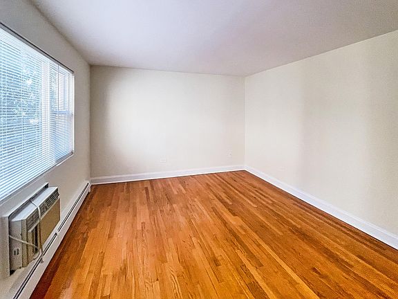 5th image of 1714 W Touhy Ave Unit C-2
