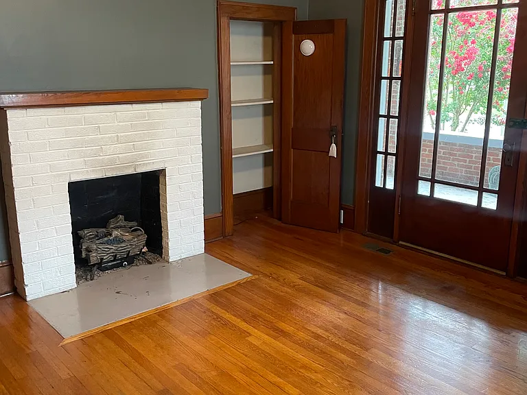 1016 Carolina Ave — Photo 8