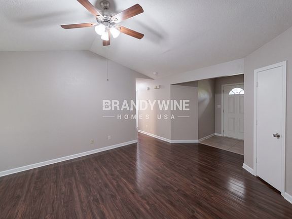 4th image of 289 Montego Cir