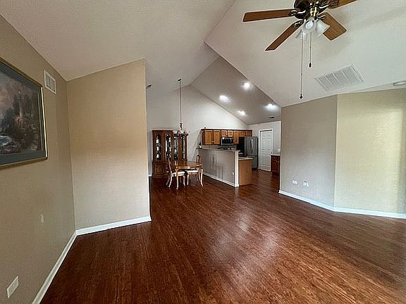 5th image of 18248 Murphy Cir