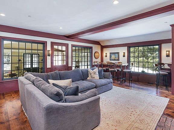 16 Pleasant Ridge Road