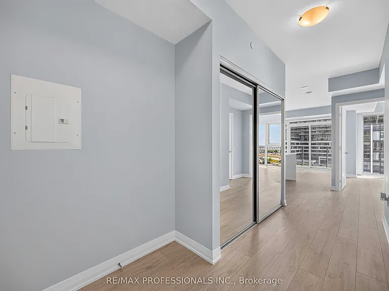 9000 Jane St #522 — Photo 19