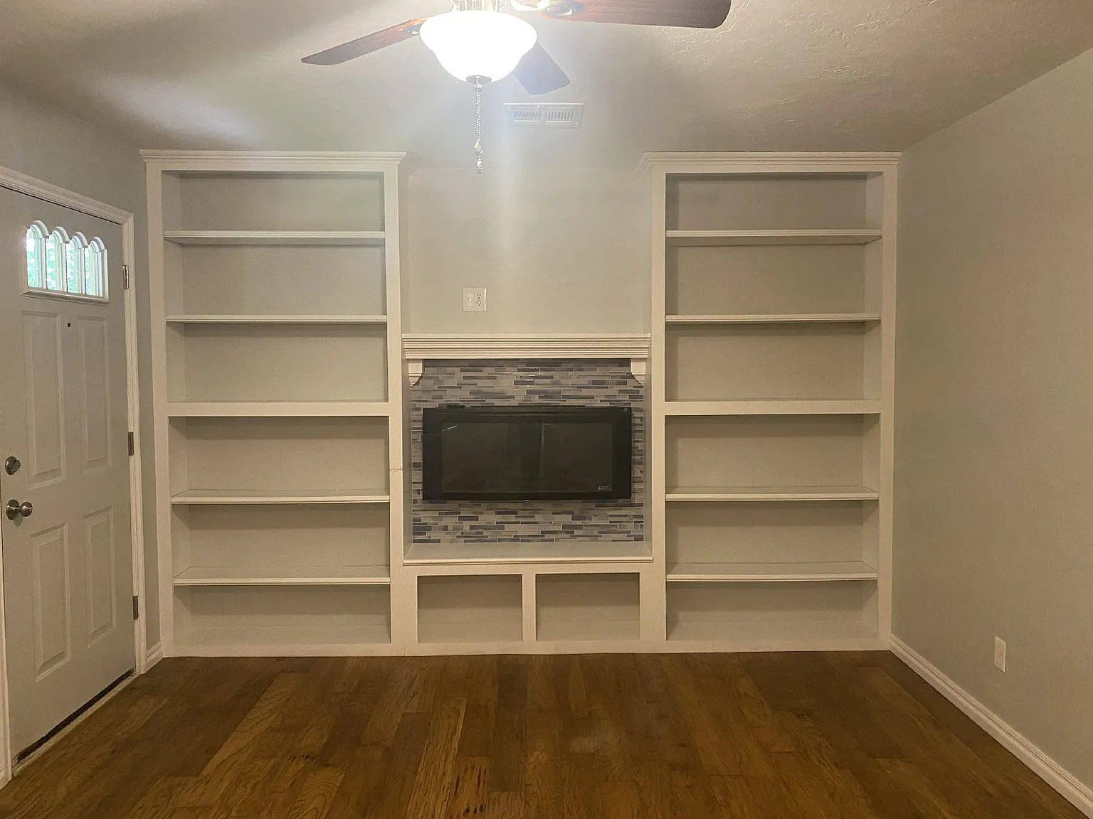 2 bed, 1.0 bath, 1078 sqft, $1,250 — Photo 2