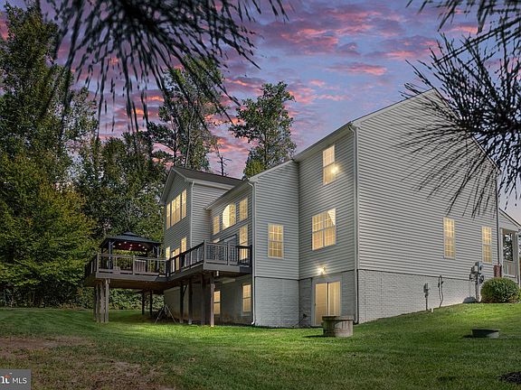 3rd image of 7807 Langdon Ct