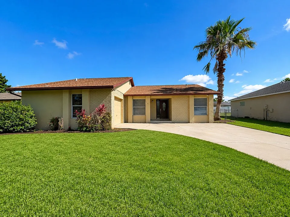 707 Wedge Ln