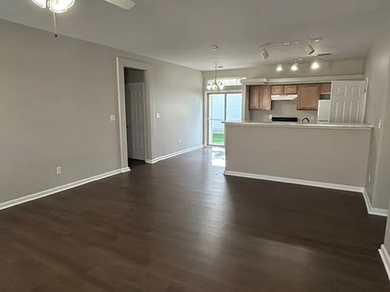 2741 Jacquelyn Ln — Photo 8