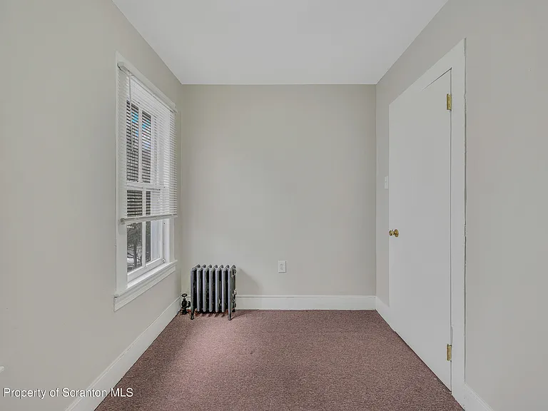 821 Delaware St — Photo 17
