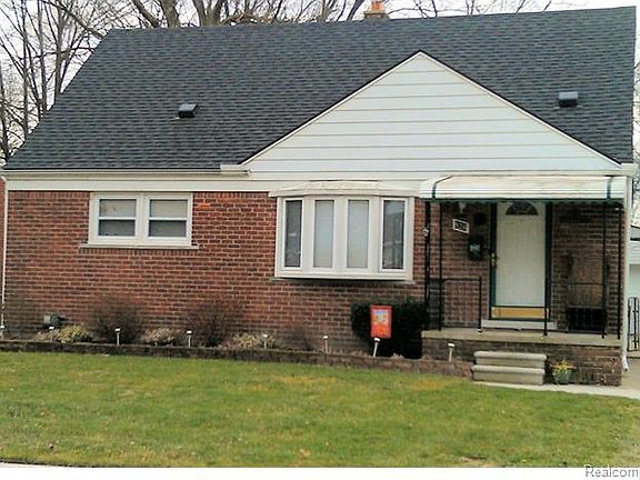 2nd image of 826 Grant Ave