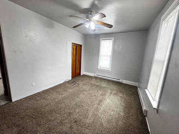 3rd image of 725 Chartiers St APT 1