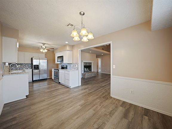 5th image of 6817 NW Willow Creek Dr