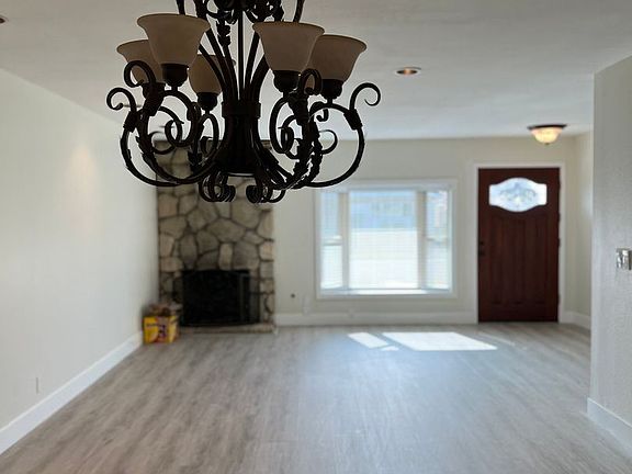3rd image of 9841 Cheshire Ave