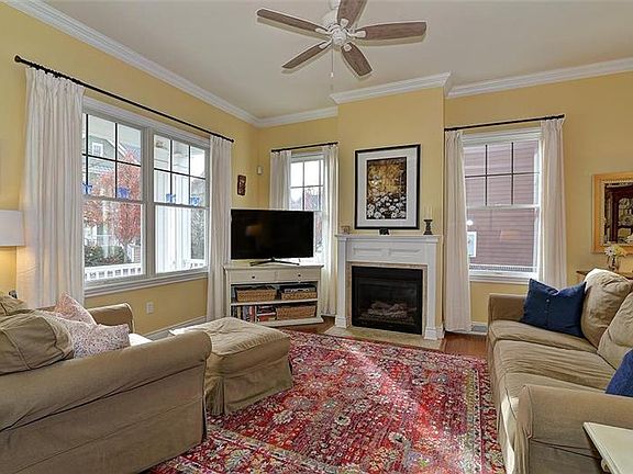 4th image of 1217 Newbury Highland