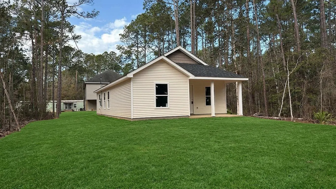7057 Smith St, Bay St Louis, MS 39520 — Photo 1