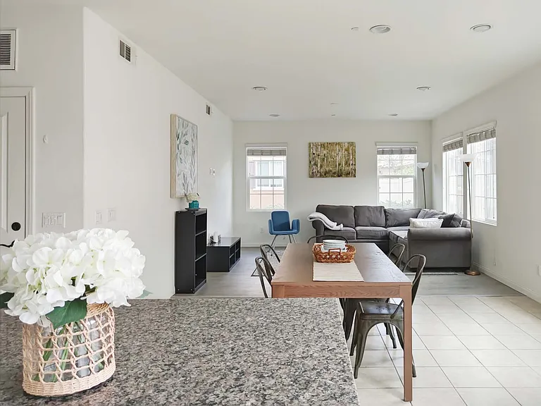 255 Golden Bear Ln — Photo 3